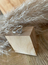 Lade das Bild in den Galerie-Viewer, Pink Sand Fingerring Steine
